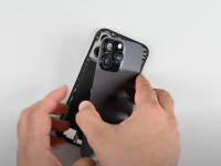 iPhone 16 Pro 拆解全揭秘:更易维修的设计革新