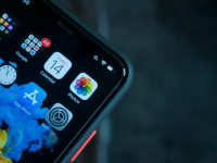 iPhone 主画面空白桌壁纸新增方法教学