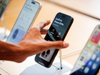 苹果明年平价 iPhone 迎来双版本？ 传加码Plus大屏幕机型