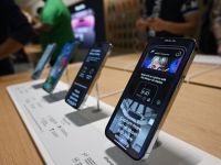 iPhone「越来越长」? 爆料揭苹果手机未来 3 代屏幕变化