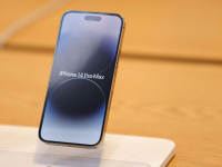 苹果史上最巨 iPhone 首张设计图流出！ 传还将换上新名字