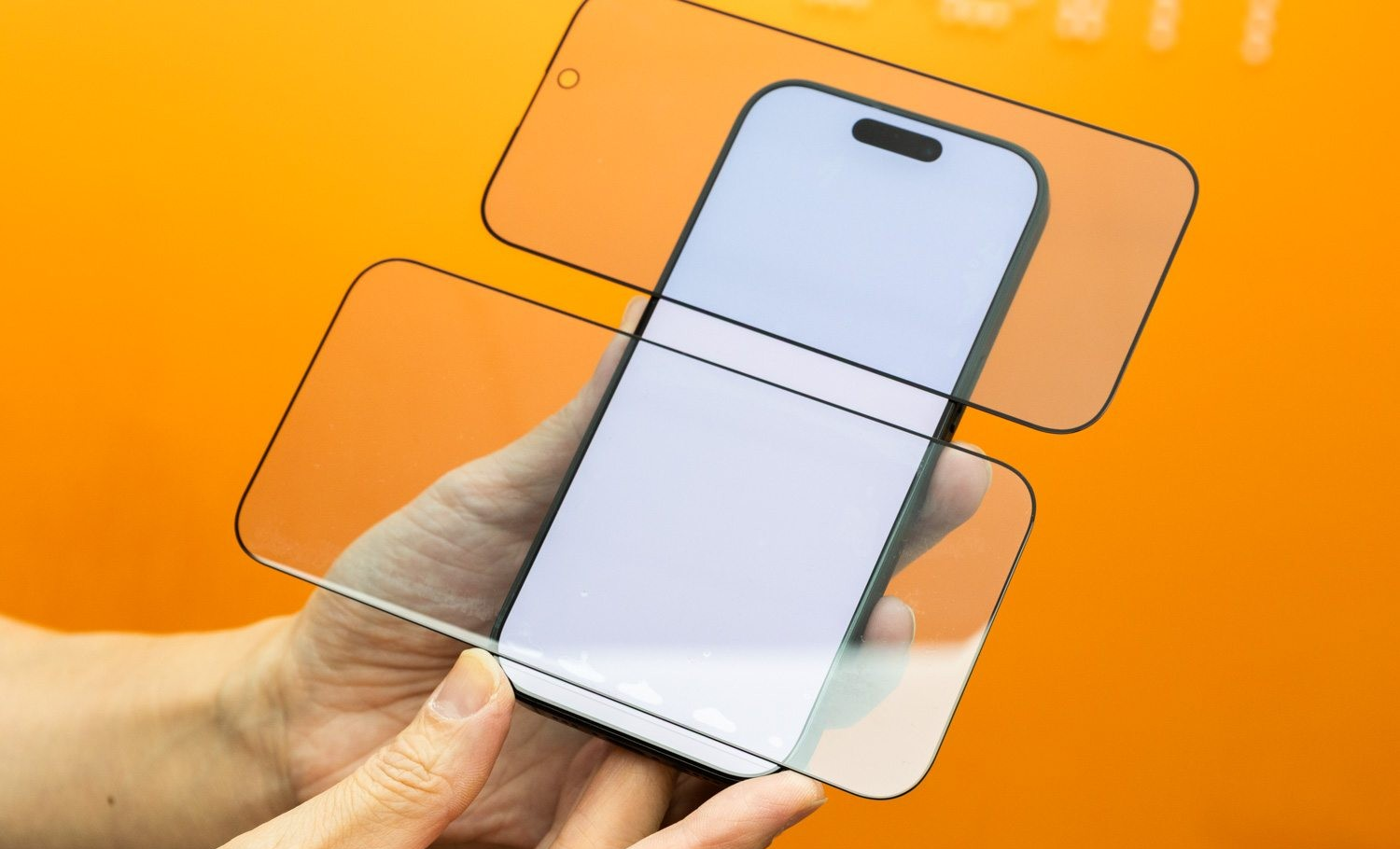 imos抗蓝光保护贴iPhone 16体验分享,全透3D保护贴与低蓝光不遮黑边好用吗?