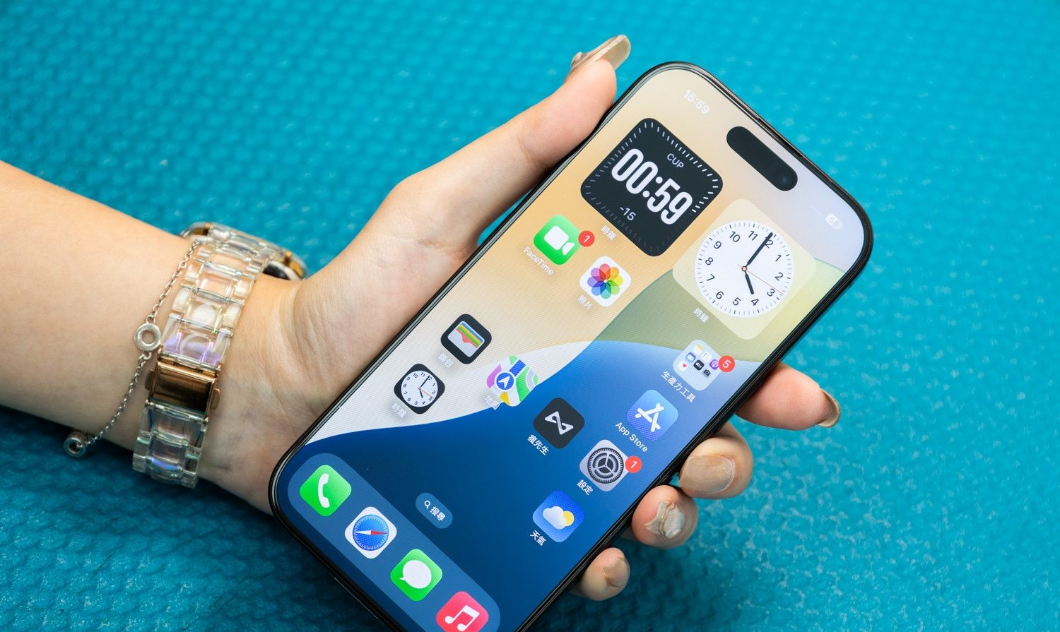 imos抗蓝光保护贴iPhone 16体验分享,全透3D保护贴与低蓝光不遮黑边好用吗?