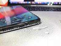 iPhone 喇叭进水该怎么办? 如何将水从 iPhone 的喇叭排出