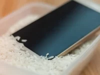 iPhone进水急救指南:教你正确处理步骤和5种排水方法!