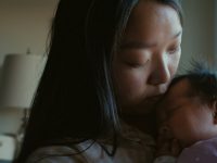 苹果Vision Pro献给母亲节:重温「被偷走」的时光,科技让感动「身历其境」