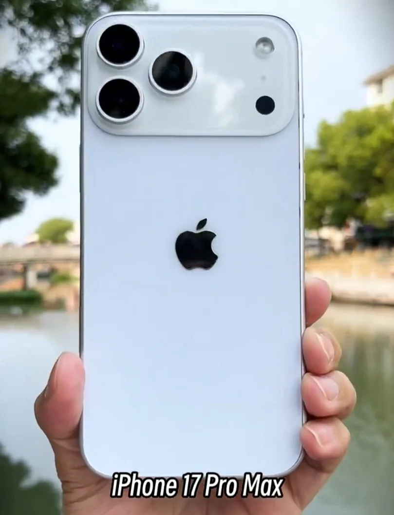 iPhone 17 Pro Max 模型机,机身加厚为了加大电池