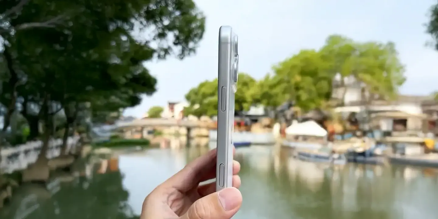 iPhone 17 Pro Max 模型机,机身加厚为了加大电池