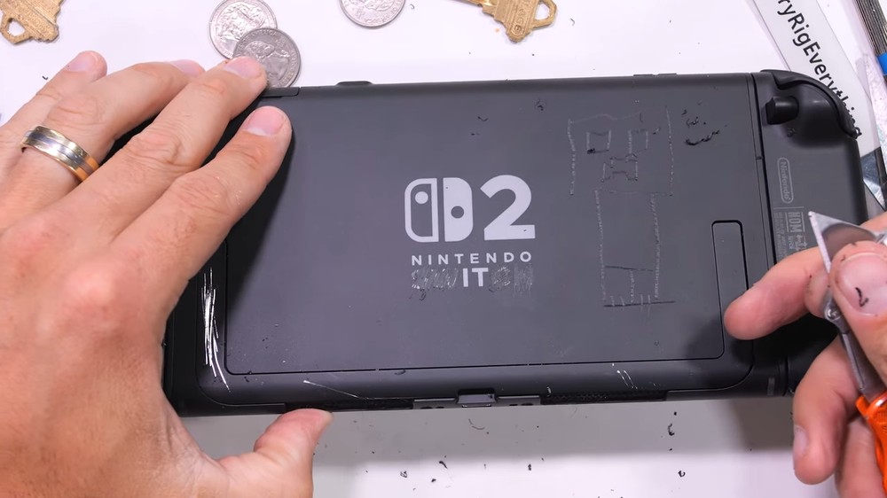 Nintendo Switch 2 暴力测试来了！ 屏幕容易刮伤、Joy-Con 大力扯掉也不会损坏 - 锐达哥