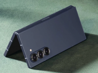 Samsung 确认三折叠手机将于今年底推出